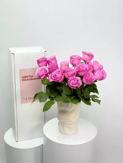 Охапка пионовидных роз Queens Crown сиреневых — заказать с доставкой в Томске, МАКИ