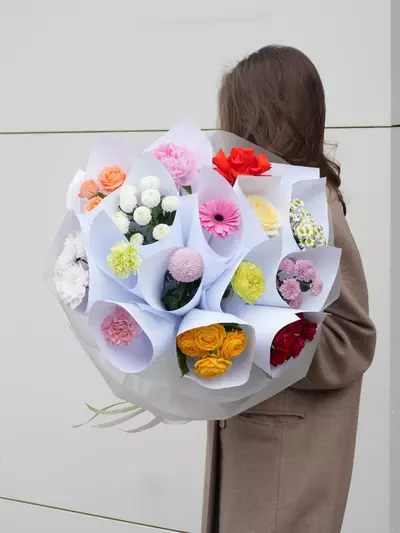 Доставка сборного букета "Дофаминовый всплеск" в городе Томск