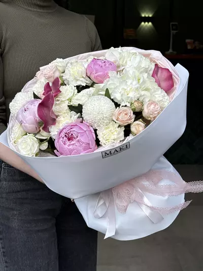 Доставка букета "Фарфоровый этюд" в городе Томск