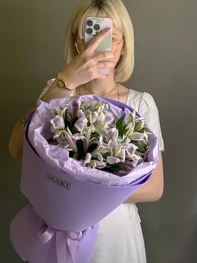 Купить Монобукет из 5 сиреневых альстромерий в Томске