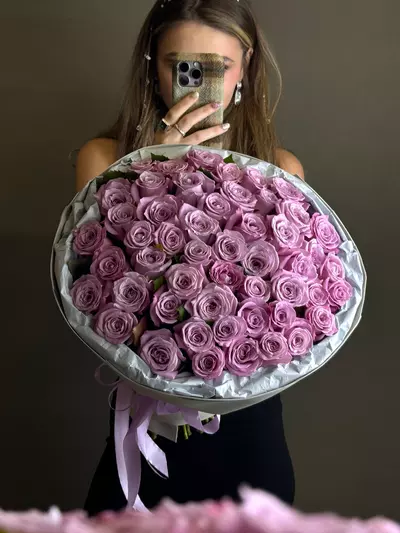 Купить букет из сиреневых роз в Томске