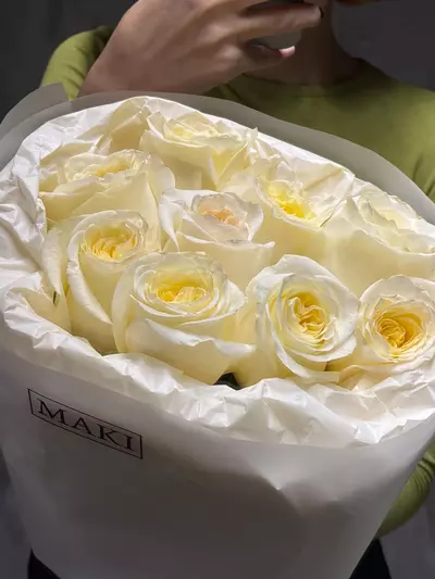 Заказать букет из 9 пионовидных роз Candlelight в Томске