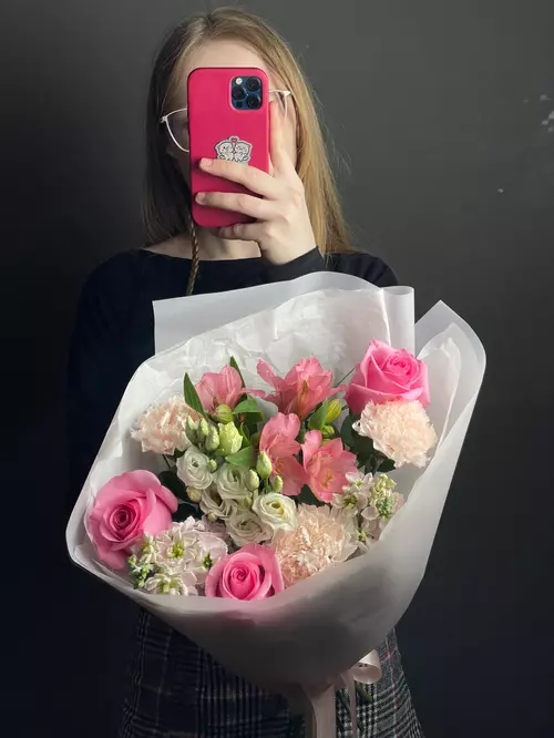 Купить Сборный букет с розовыми розами "Нежный взгляд" в Томске с доставкой
