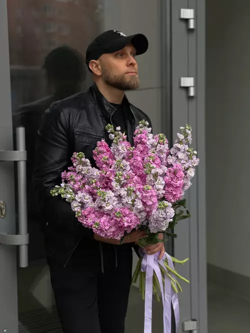 Заказать букет из маттиолы в Томске
