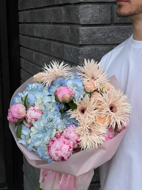 Букет из пионов и гортензии Томск