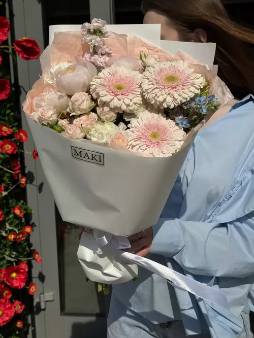 Купить Сборный букет с герберами "Воздушный закат" с доставкой по Томску