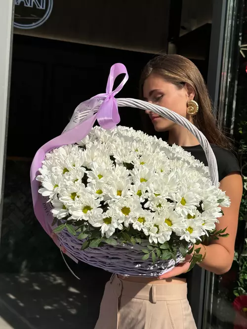 Купить корзину из хризантем в Томске