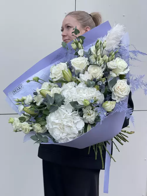 Купить Сборный букет "Снежная королева" в Томске