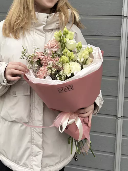 Доставить Дуобукет из карамельных гвоздик и эустомы в Томске
