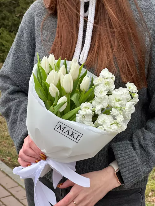 Купить Дуобукет из белых тюльпанов и маттиолы в Томске
