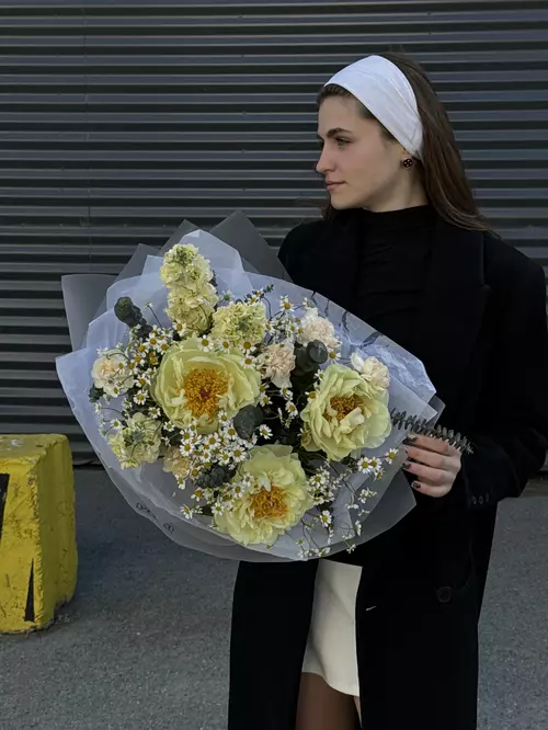 Купить сборный букет «Заметка о счастье» в Томске