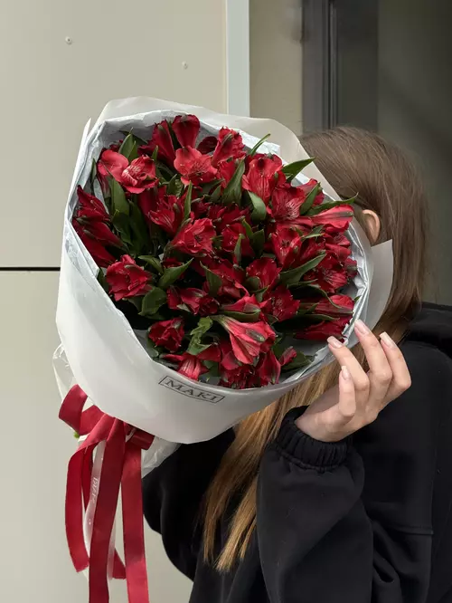 Купить Монобукет из 11 красных альстромерий в Томске