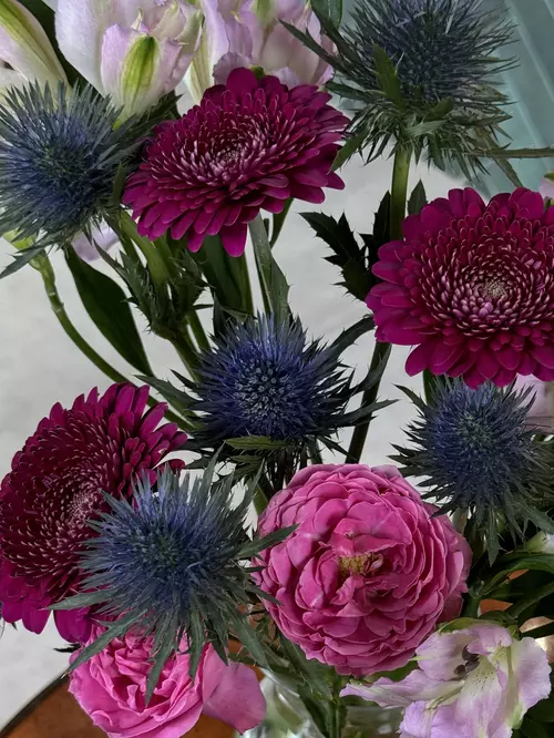 Заказать букет "Fuchsia Rhapsody" с доставкой по городу Томск