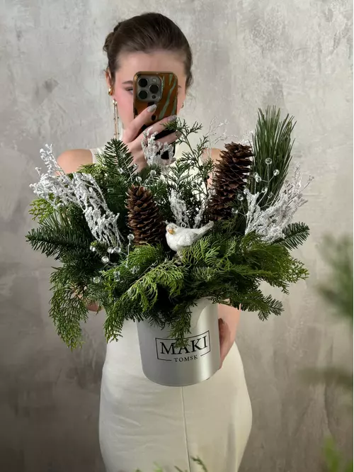 Купить новогоднюю композицию "Северное затишье" в Томске