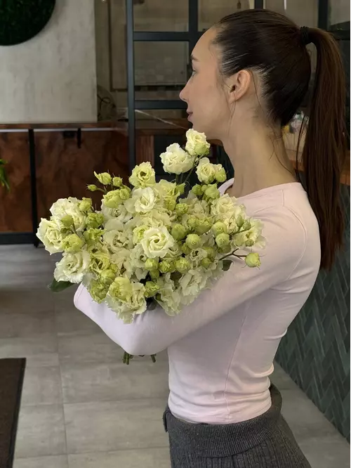 Купить эустому штучно с доставкой на дом