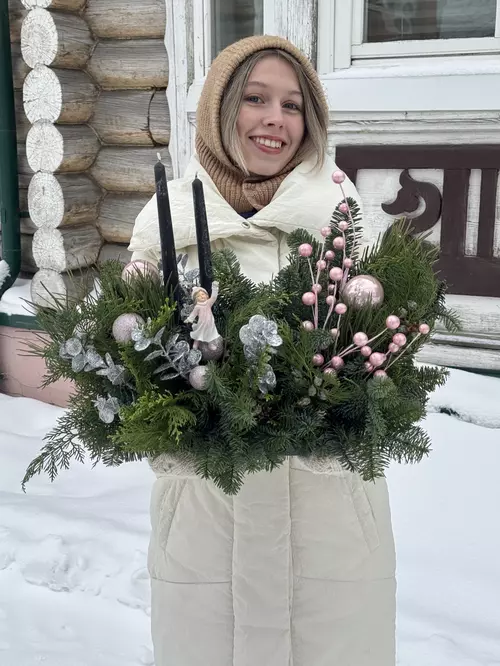Купить новогоднюю композицию "Пудровый сочельник" в Томске