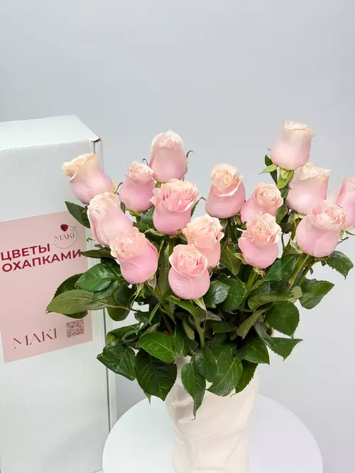 Купить охапку классических роз Pink Mondial в Томске — доставка по городу MAKI