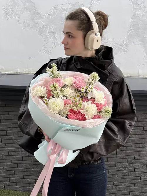 Купить сборный букет "Пастельный шторм" в Томске