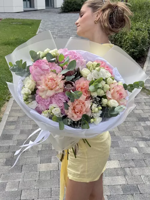 Купить букет "Королевский романс" с доставкой в Томске