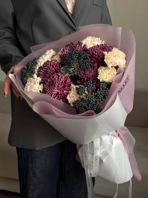 Доставка букета "Черничный вельвет" в городе Томск