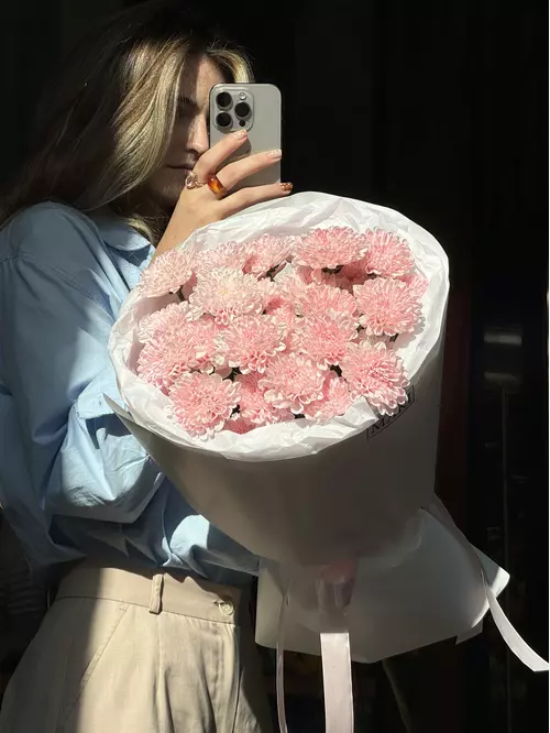 Букет из кустовых хризантем купить с доставкой в Томске