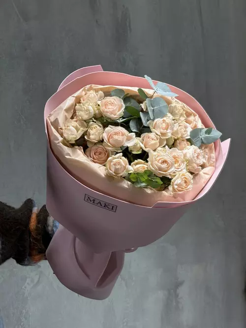 Купить кустовые розы в Томске